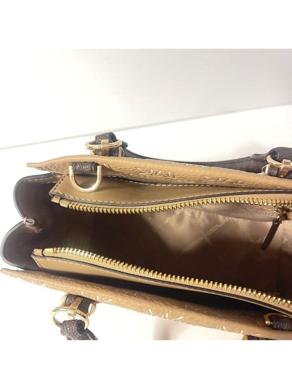 Michael Kors Marilyn Small Satchel & Wallet Set
Camel/Brown MK Signature Logo - Picture 4 of 13